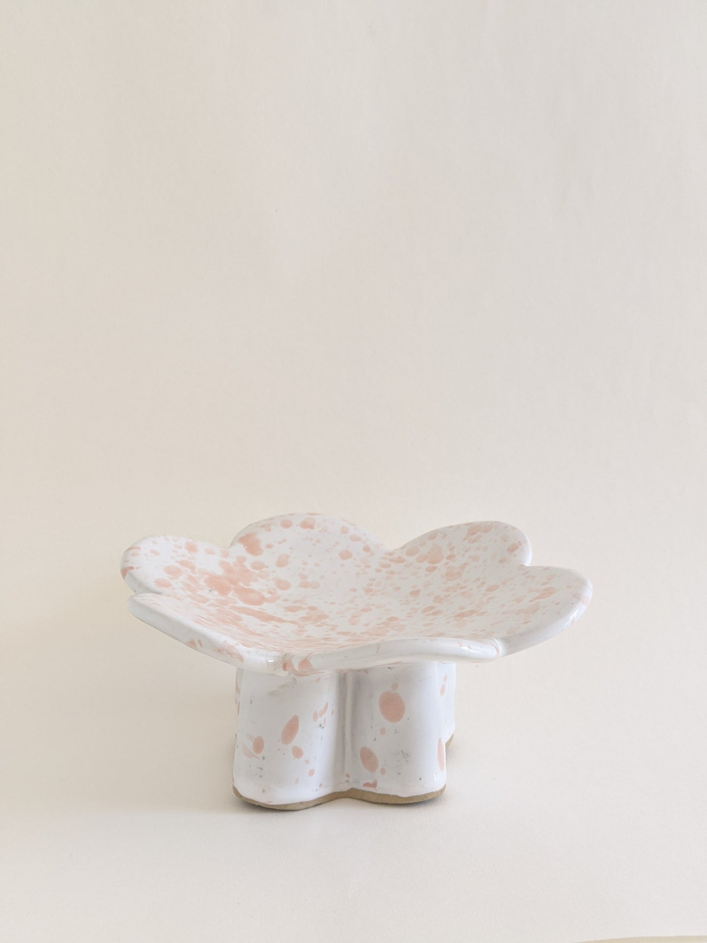 Flower Pedestal - Speckled Blush