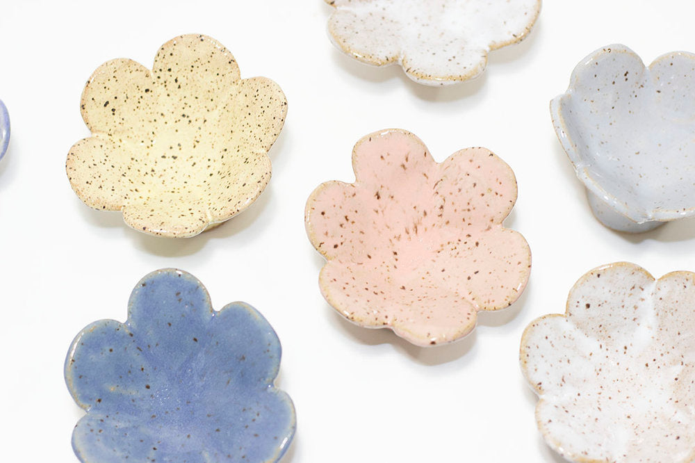 Daisy Dish - Speckled Pink